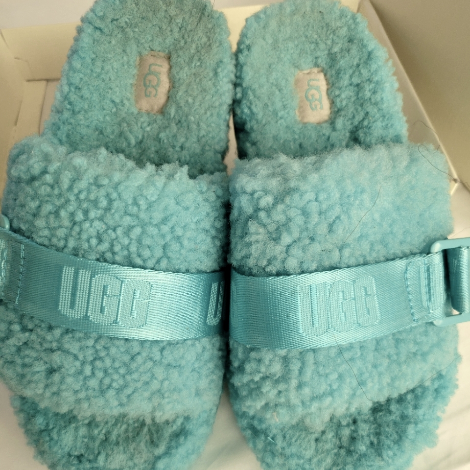 Ugg Sliders